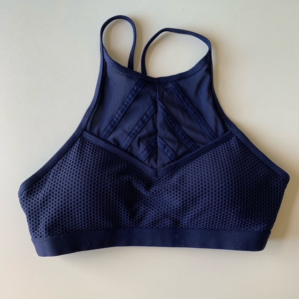 LORNA JANE - navy sports bra ✨